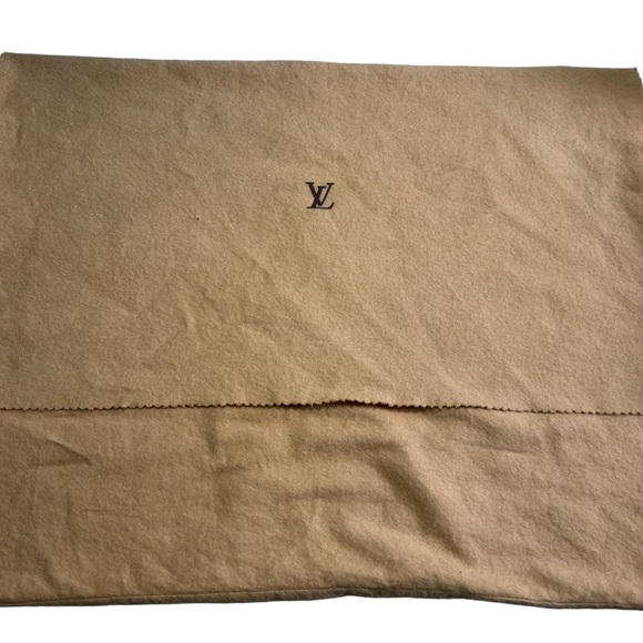 Louis Vuitton  Red Epi Souflott bag with pouch! - Picture 14 of 17